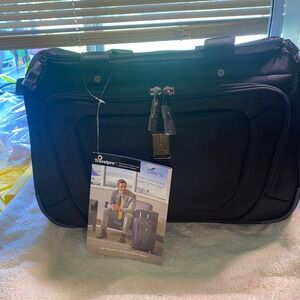 Travelpro Crew 10 Deluxe Tote Black Ballistic Nylon Carry On Bag 407140301 NEW
